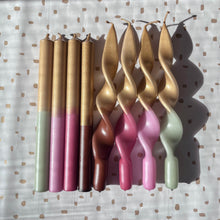 Lade das Bild in den Galerie-Viewer, Weihnachtsset | gedrehte Kerzen | 4er Set | CURLY EEVI |