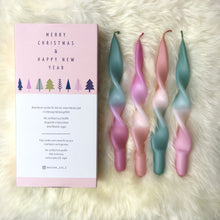 Lade das Bild in den Galerie-Viewer, Weihnachtsset | gedrehte Kerzen | 4er Set | CURLY LEYA |