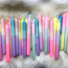 Lade das Bild in den Galerie-Viewer, Großes Kerzenpaket Stearin mit Kronenfuß