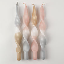 Lade das Bild in den Galerie-Viewer, Weihnachtsset | gedrehte Kerzen | 4er Set | CURLY LIARA |