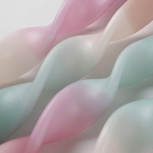 Lade das Bild in den Galerie-Viewer, Weihnachtsset | gedrehte Kerzen | 4er Set | CURLY LEYA |