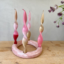 Lade das Bild in den Galerie-Viewer, Weihnachtsset | gedrehte Kerzen | 4er Set | CURLY FINIA |
