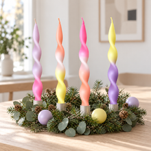 Lade das Bild in den Galerie-Viewer, Weihnachtsset | gedrehte Kerzen | 4er Set | CURLY NOLA |
