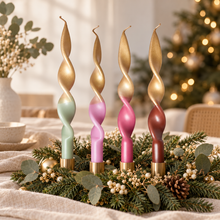 Lade das Bild in den Galerie-Viewer, Weihnachtsset | gedrehte Kerzen | 4er Set | CURLY EEVI |
