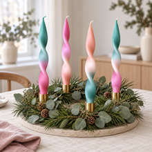 Lade das Bild in den Galerie-Viewer, Weihnachtsset | gedrehte Kerzen | 4er Set | CURLY LEYA |
